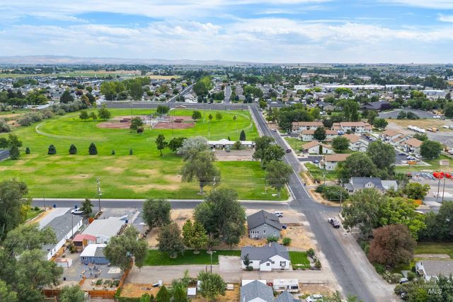 281 Lois St, Twin Falls, ID 83301