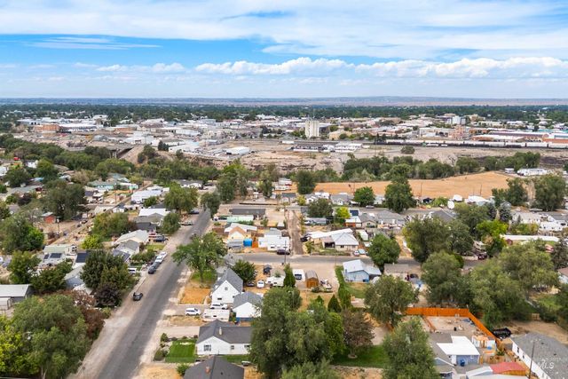 281 Lois St, Twin Falls, ID 83301