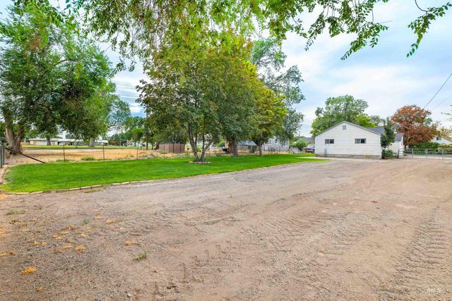 281 Lois St, Twin Falls, ID 83301