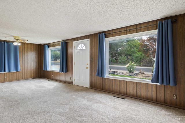 281 Lois St, Twin Falls, ID 83301