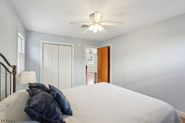 2 Ivy Ln, Wallington Boro, NJ 07057