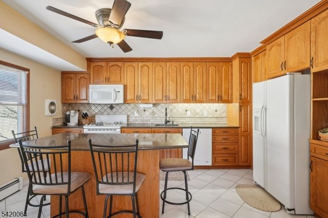 2 Ivy Ln, Wallington Boro, NJ 07057