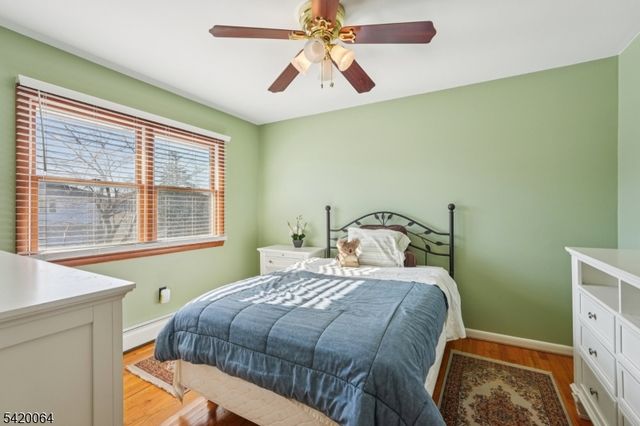 2 Ivy Ln, Wallington Boro, NJ 07057