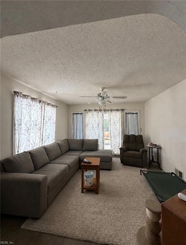 111 Goldcrest DR, Chesapeake, VA 23325