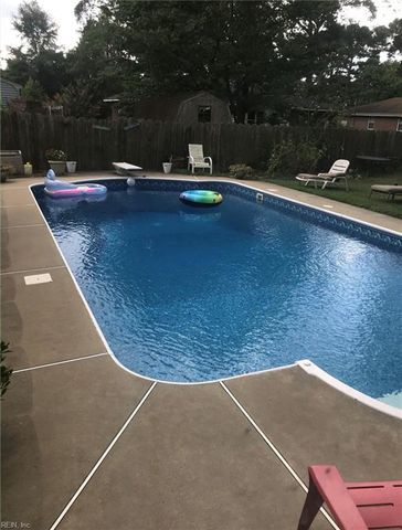 111 Goldcrest DR, Chesapeake, VA 23325