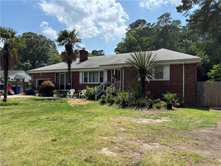 111 Goldcrest DR, Chesapeake, VA 23325