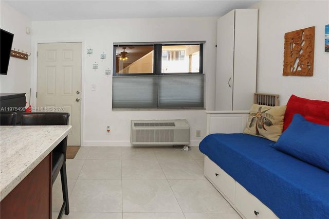 302 New Hampshire St 3AB, Hollywood, FL 33019