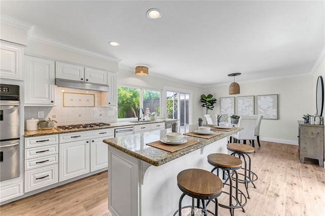 11 Almond Tree, Irvine, CA 92612