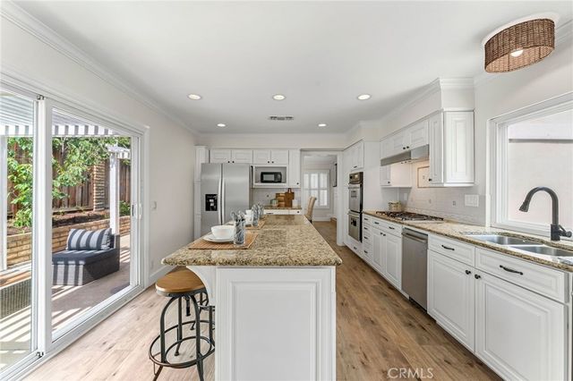 11 Almond Tree, Irvine, CA 92612