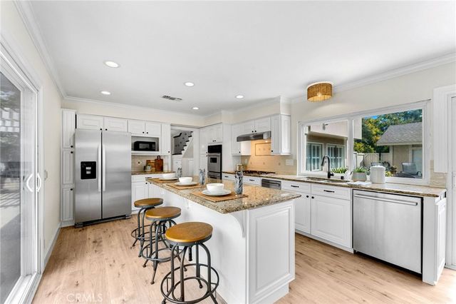 11 Almond Tree, Irvine, CA 92612
