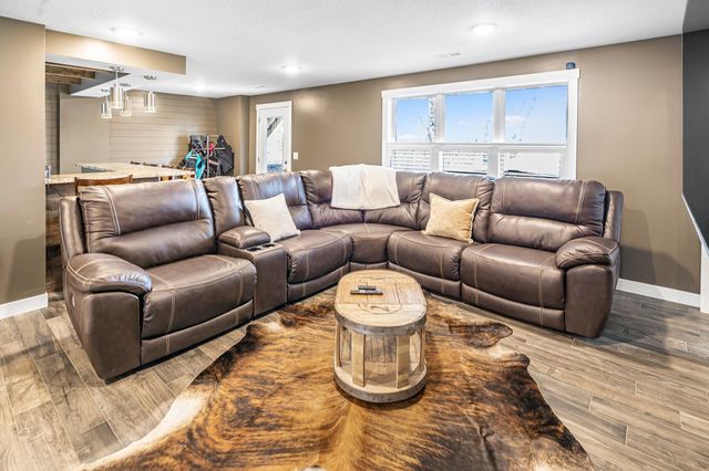 619 Nokomis Drive, Osceola, WI 54020