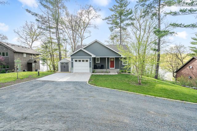 619 Nokomis Drive, Osceola, WI 54020