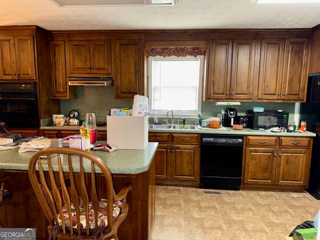 455 Nancy Drive, Hartwell, GA 30643