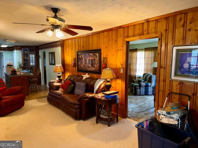 455 Nancy Drive, Hartwell, GA 30643