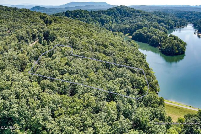 748 Laurel Lake Circle, Madisonville, TN 37354