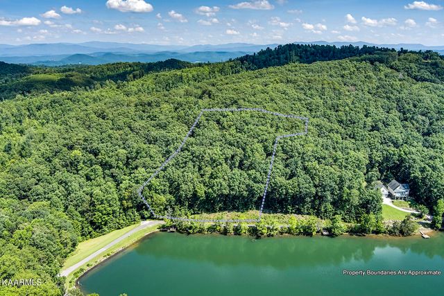 748 Laurel Lake Circle, Madisonville, TN 37354