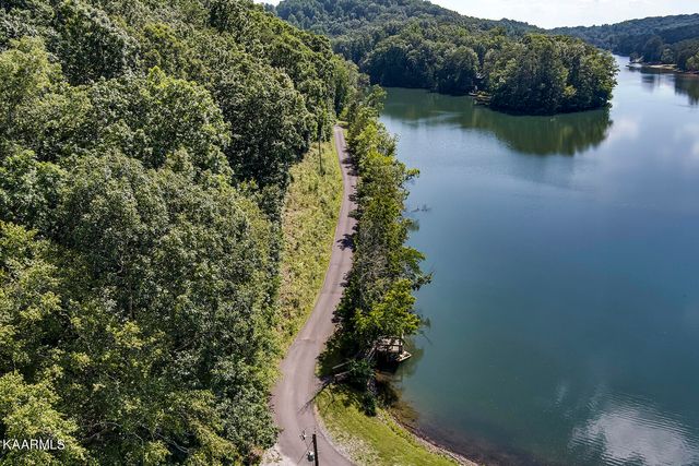 748 Laurel Lake Circle, Madisonville, TN 37354