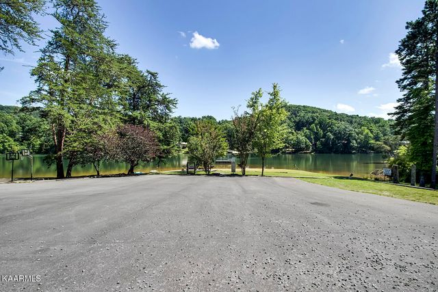 748 Laurel Lake Circle, Madisonville, TN 37354