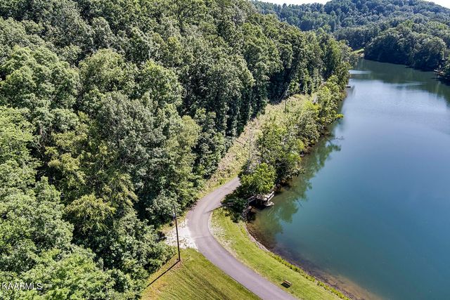 748 Laurel Lake Circle, Madisonville, TN 37354