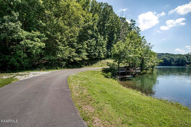 748 Laurel Lake Circle, Madisonville, TN 37354