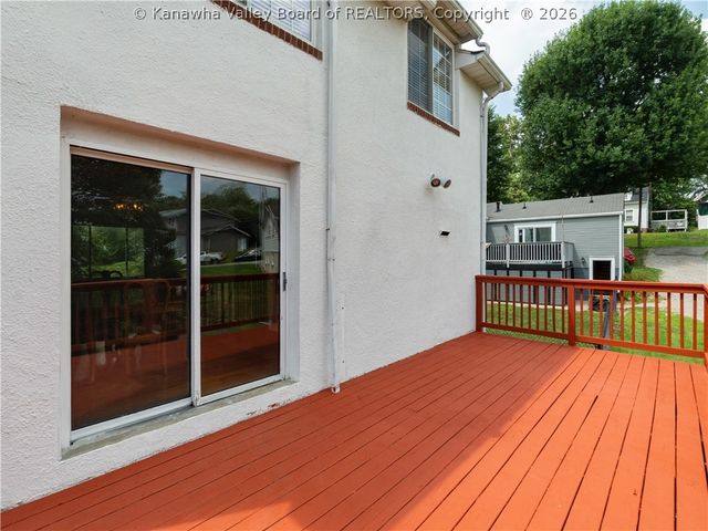 1110 Oakmont Road, Charleston, WV 25314