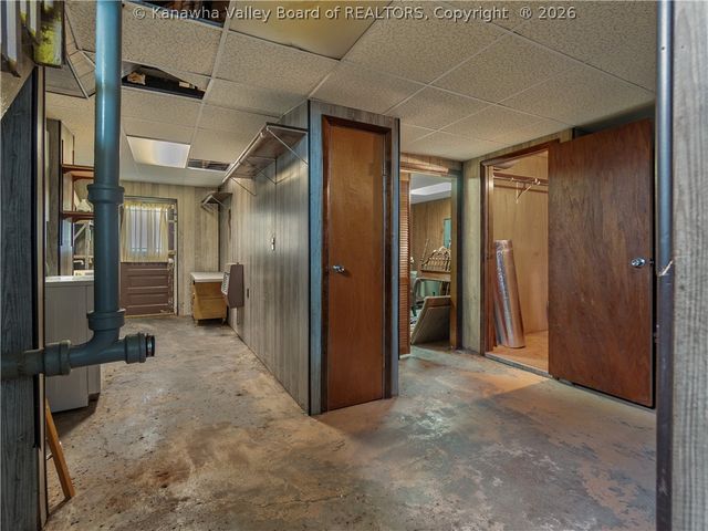 1110 Oakmont Road, Charleston, WV 25314