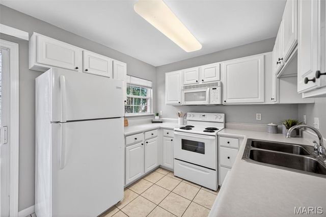 420 Benton Dr G, St Peters, MO 63376