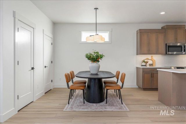 395 E Chevy Dr, Boise, ID 83716