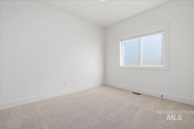 395 E Chevy Dr, Boise, ID 83716