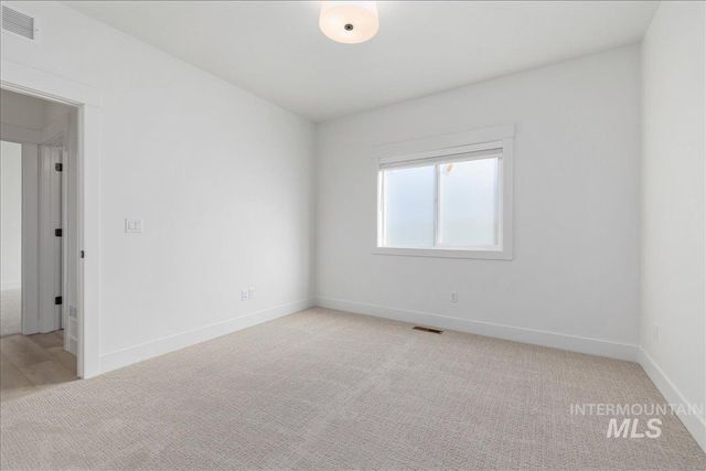 395 E Chevy Dr, Boise, ID 83716