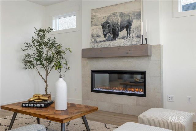 395 E Chevy Dr, Boise, ID 83716