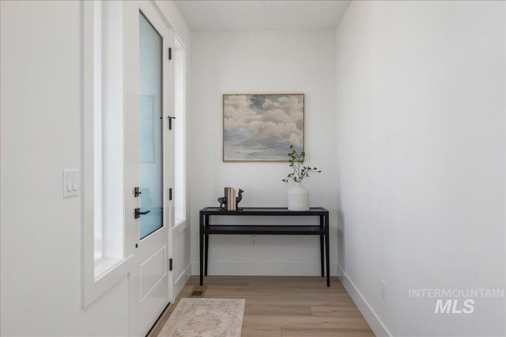 395 E Chevy Dr, Boise, ID 83716