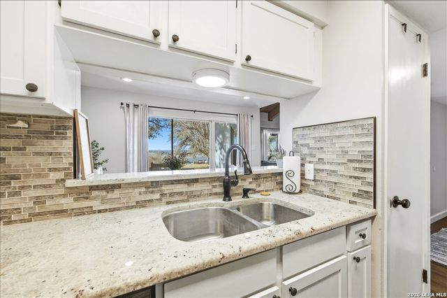 1135 Parkview Dr Apt C18, Canyon Lake, TX 78133