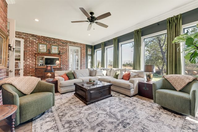 8660 Turnberry Lane, Ovilla, TX 75154