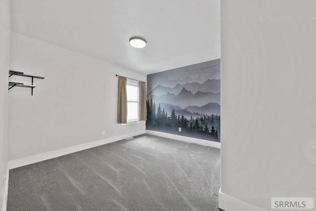 Image 17 of property listing at 2391 Homewood Drive, Ammon, ID 83406