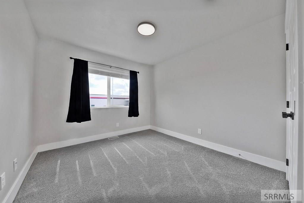 Image 19 of property listing at 2391 Homewood Drive, Ammon, ID 83406