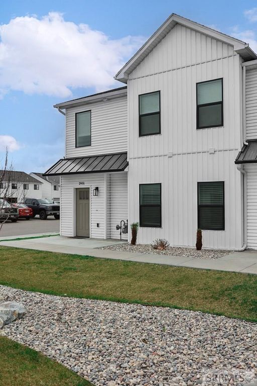 Image 2 of property listing at 2391 Homewood Drive, Ammon, ID 83406