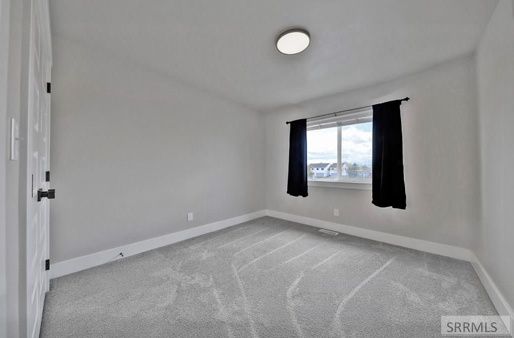 Image 22 of property listing at 2391 Homewood Drive, Ammon, ID 83406