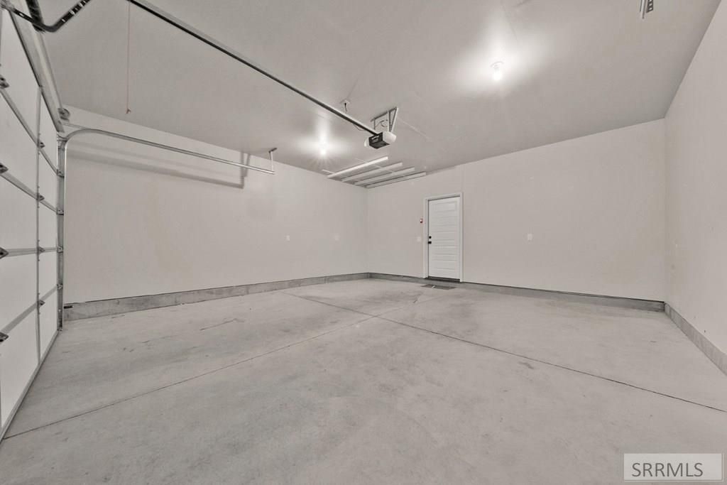 Image 33 of property listing at 2391 Homewood Drive, Ammon, ID 83406