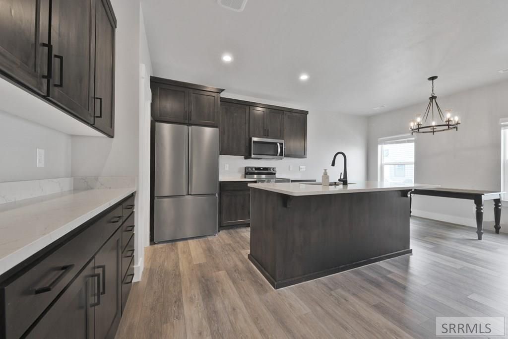 Image 6 of property listing at 2391 Homewood Drive, Ammon, ID 83406