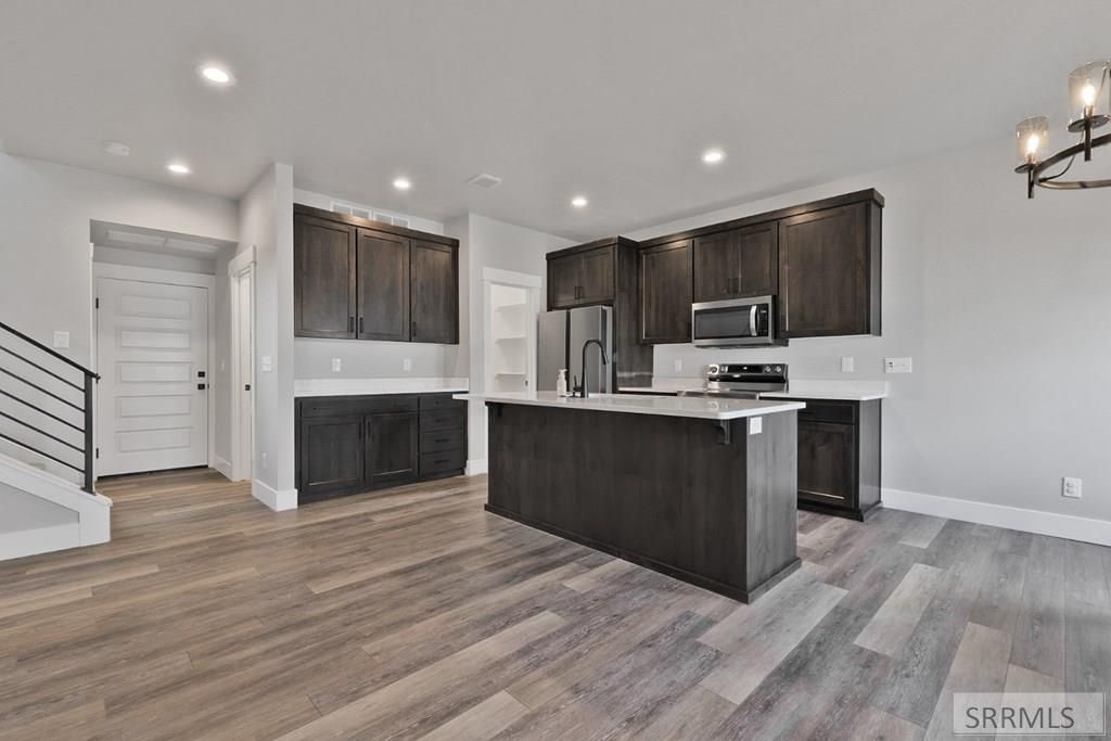 Image 9 of property listing at 2391 Homewood Drive, Ammon, ID 83406