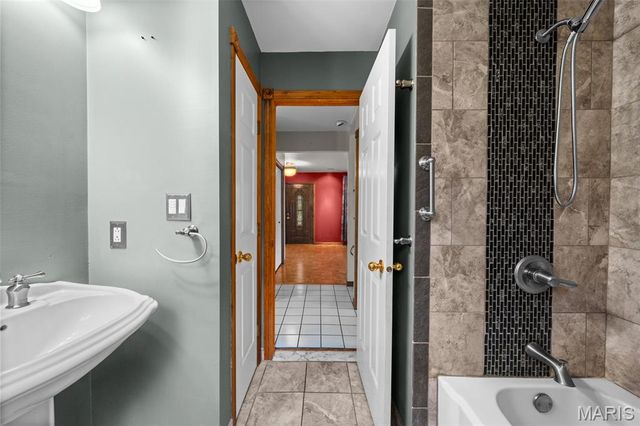 9360 Ashbrook Farm Road, Hillsboro, MO 63050