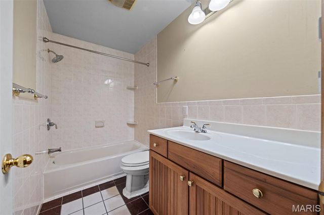 9360 Ashbrook Farm Road, Hillsboro, MO 63050
