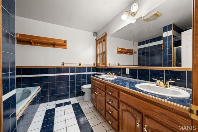 9360 Ashbrook Farm Road, Hillsboro, MO 63050