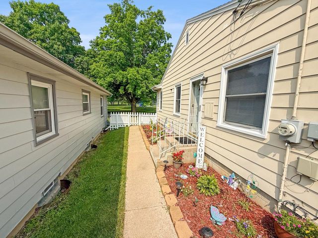 3710 N 78th STREET, Milwaukee, WI 53222