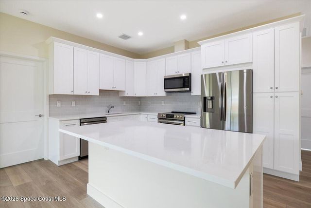 2376 28th Avenue SW, Vero Beach, FL 32968