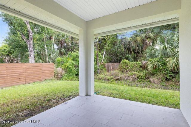 2376 28th Avenue SW, Vero Beach, FL 32968