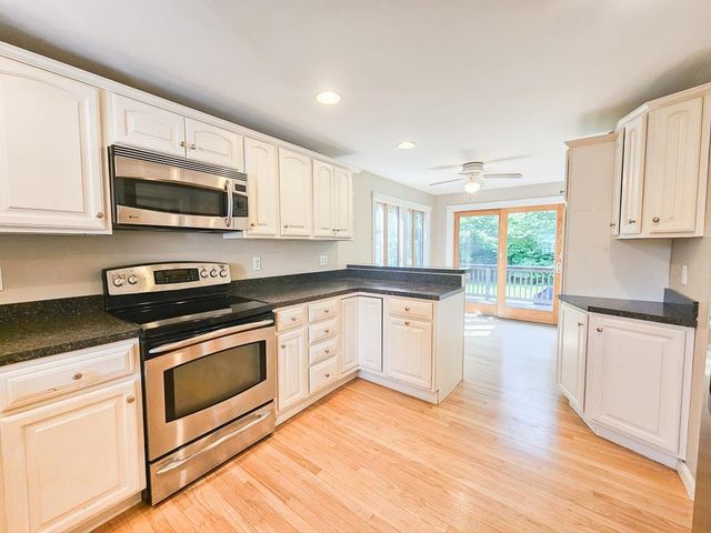 11 Nash Parkway, Somersworth, NH 03878