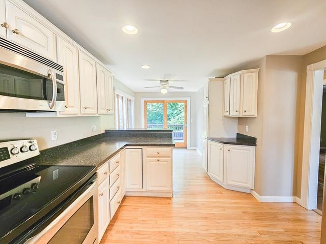 11 Nash Parkway, Somersworth, NH 03878