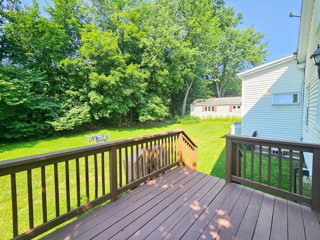 11 Nash Parkway, Somersworth, NH 03878
